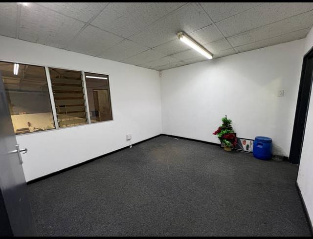 620M² WAREHOUSE TO LET IN LASER PARK